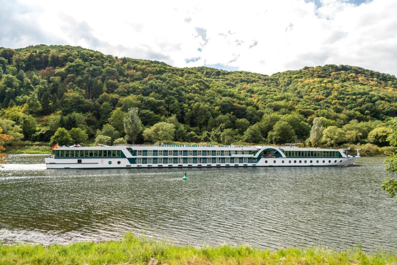 Moselromantik-Hotel Zum Loewen Едигер-Елер Екстериор снимка