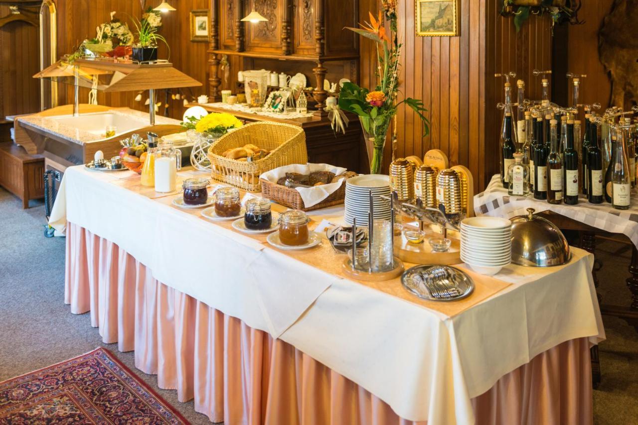 Moselromantik-Hotel Zum Loewen Едигер-Елер Екстериор снимка