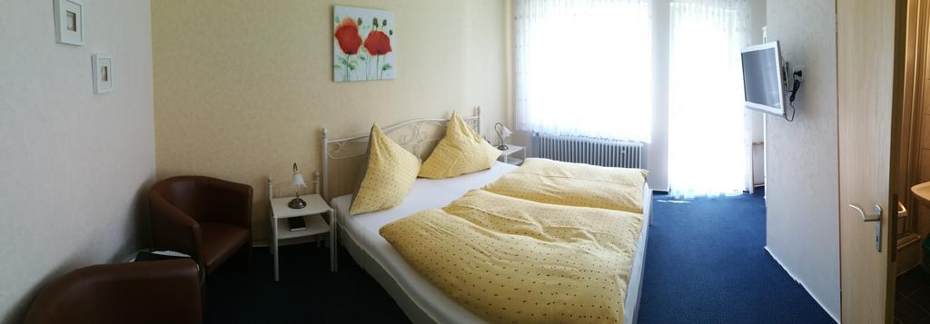 Moselromantik-Hotel Zum Loewen Едигер-Елер Екстериор снимка