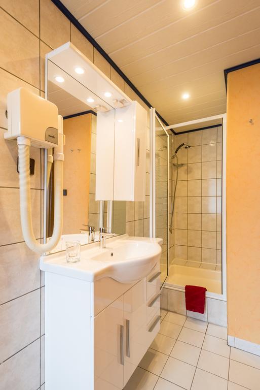 Moselromantik-Hotel Zum Loewen Едигер-Елер Екстериор снимка