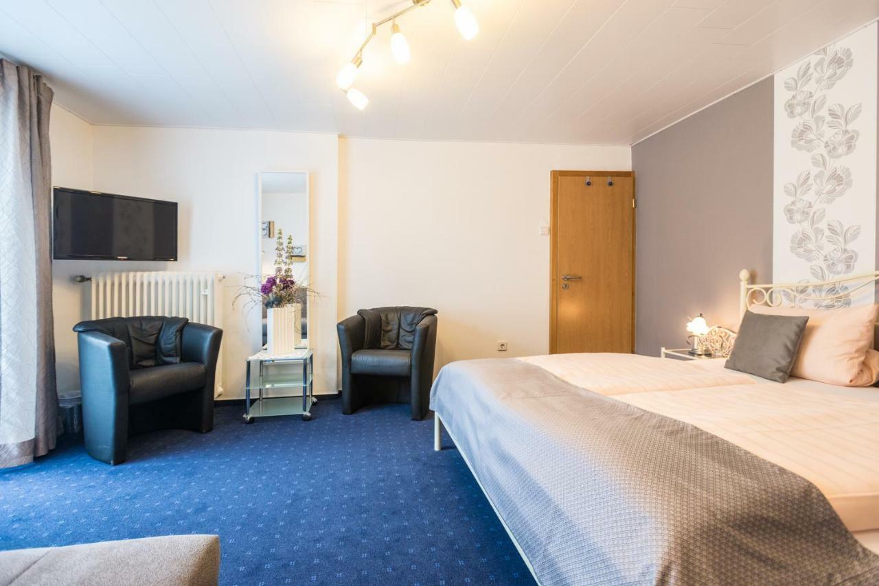 Moselromantik-Hotel Zum Loewen Едигер-Елер Екстериор снимка